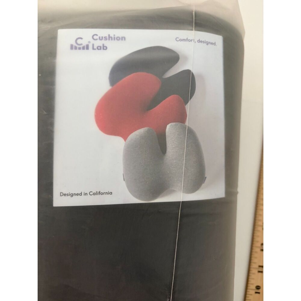 Ergonomic seat cushion Unique pressure relief design - Picture 2 of 13